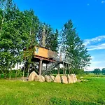 Zeleny Ostroff Treehouse *