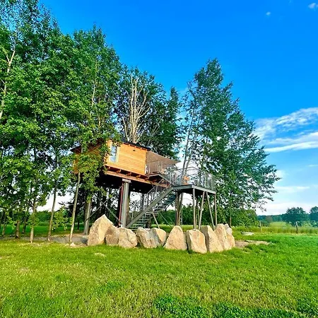 Zeleny Ostroff Treehouse *
